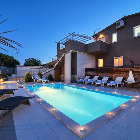 Stylish & Luxury Villa With Pool, Biliard, Extra Pool Heating Available - Wiibuk PUY 외부 사진