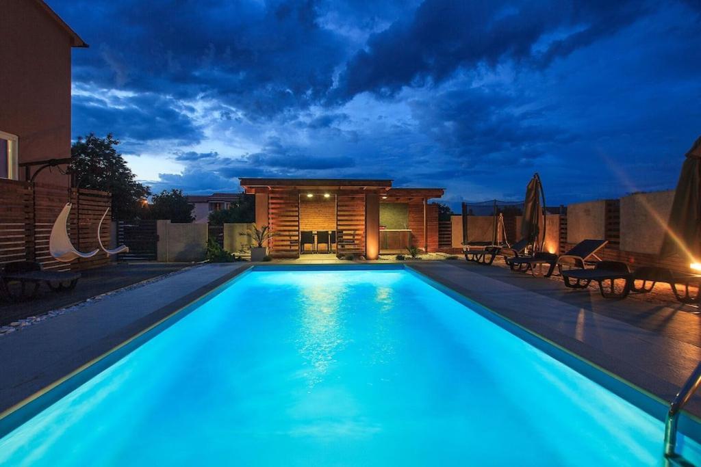 Stylish & Luxury Villa With Pool, Biliard, Extra Pool Heating Available - Wiibuk PUY 외부 사진