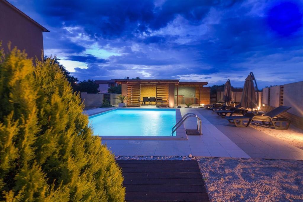 Stylish & Luxury Villa With Pool, Biliard, Extra Pool Heating Available - Wiibuk PUY 외부 사진