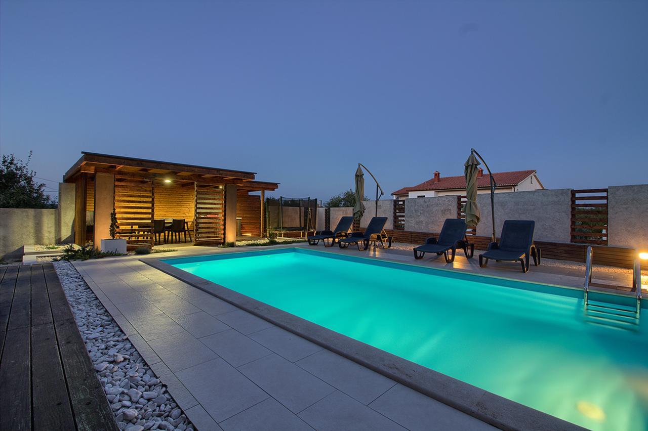 Stylish & Luxury Villa With Pool, Biliard, Extra Pool Heating Available - Wiibuk PUY 외부 사진