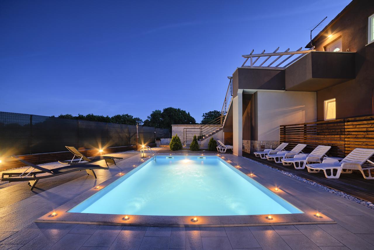 Stylish & Luxury Villa With Pool, Biliard, Extra Pool Heating Available - Wiibuk PUY 외부 사진