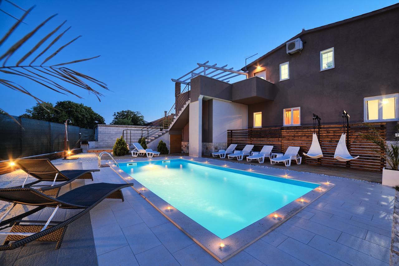 Stylish & Luxury Villa With Pool, Biliard, Extra Pool Heating Available - Wiibuk PUY 외부 사진